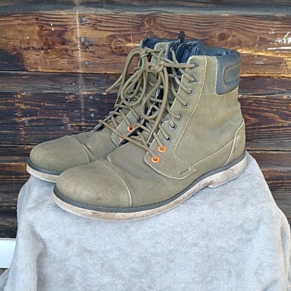 teva canvas boots